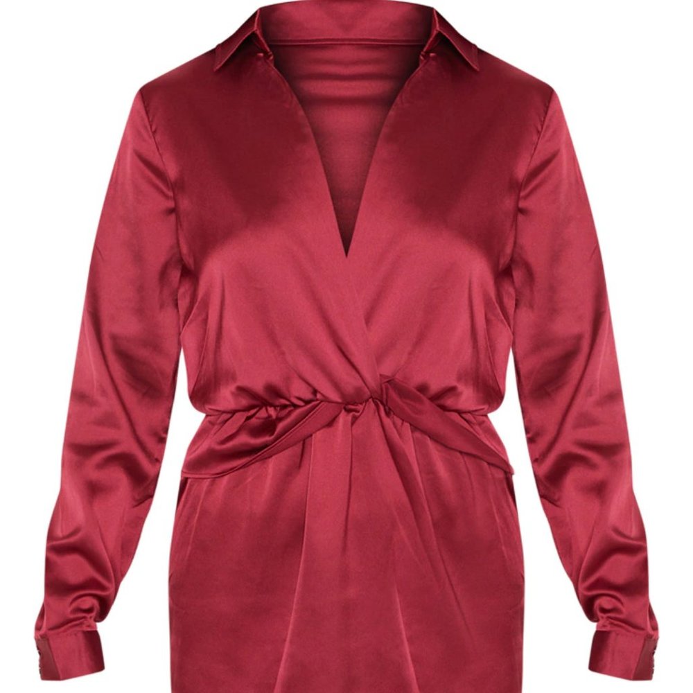 PrettyLittleThing Burgundy Twist Front